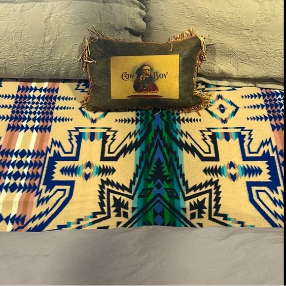 Pendleton Beaver State Blanket - Picture 3 of 5